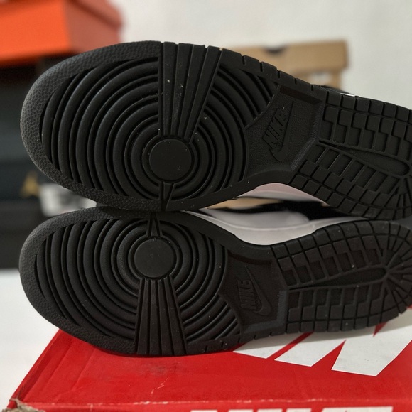 Nike Dunk Low Retro White and Black Panda - Picture 6 of 10